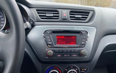 KIA Rio III рестайлинг, 2013 год, 835 000 рублей, 21 фотография