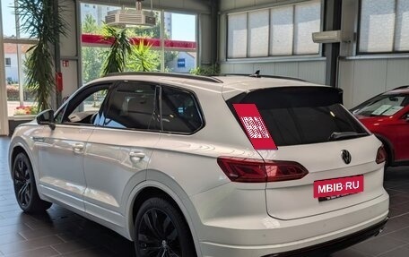 Volkswagen Touareg III, 2021 год, 7 900 000 рублей, 2 фотография