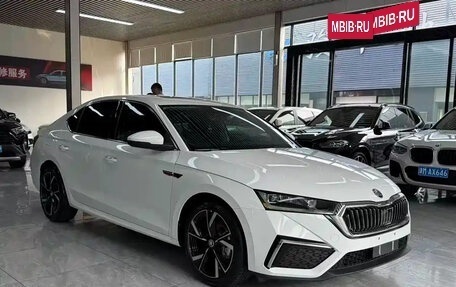 Skoda Octavia IV, 2022 год, 2 200 100 рублей, 2 фотография