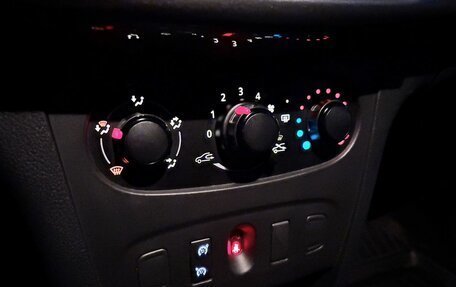 Renault Sandero II рестайлинг, 2018 год, 758 000 рублей, 15 фотография