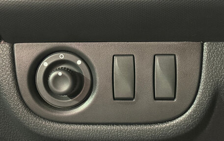 Renault Logan II, 2019 год, 1 087 000 рублей, 18 фотография