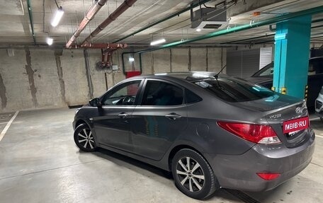 Hyundai Solaris II рестайлинг, 2014 год, 850 000 рублей, 5 фотография