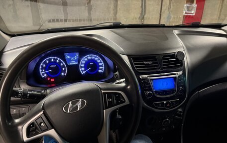 Hyundai Solaris II рестайлинг, 2014 год, 850 000 рублей, 8 фотография