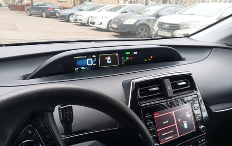 Toyota Prius IV XW50, 2020 год, 2 550 000 рублей, 8 фотография