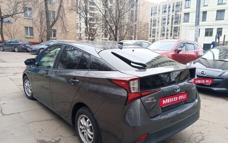 Toyota Prius IV XW50, 2020 год, 2 550 000 рублей, 4 фотография