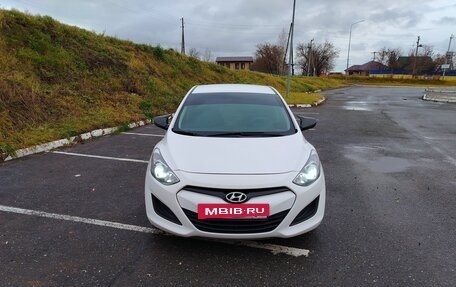 Hyundai i30 II рестайлинг, 2014 год, 1 050 000 рублей, 2 фотография