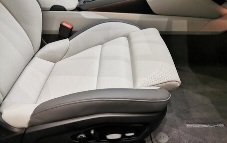 Porsche 911, 2025 год, 23 730 000 рублей, 36 фотография