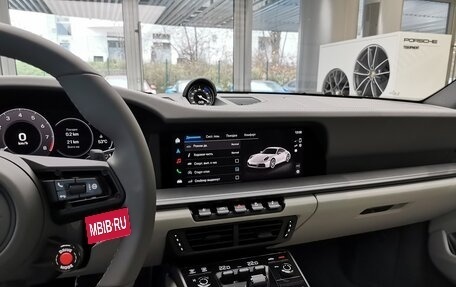 Porsche 911, 2025 год, 23 730 000 рублей, 38 фотография