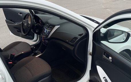 Hyundai Solaris II рестайлинг, 2015 год, 1 050 000 рублей, 9 фотография