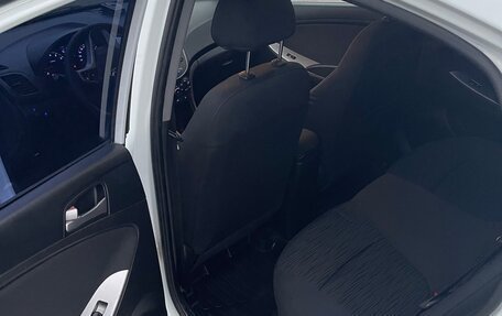 Hyundai Solaris II рестайлинг, 2015 год, 1 050 000 рублей, 11 фотография