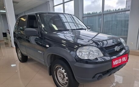 Chevrolet Niva I рестайлинг, 2015 год, 589 000 рублей, 2 фотография