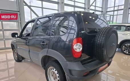 Chevrolet Niva I рестайлинг, 2015 год, 589 000 рублей, 4 фотография