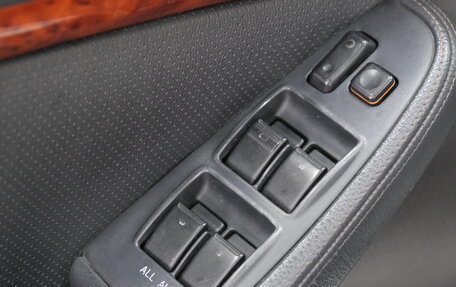 Toyota Avensis III рестайлинг, 2003 год, 569 000 рублей, 9 фотография