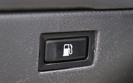 Toyota Avensis III рестайлинг, 2003 год, 569 000 рублей, 11 фотография