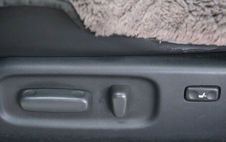 Toyota Avensis III рестайлинг, 2003 год, 569 000 рублей, 12 фотография