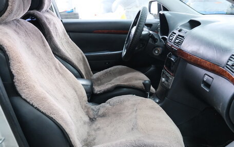 Toyota Avensis III рестайлинг, 2003 год, 569 000 рублей, 23 фотография