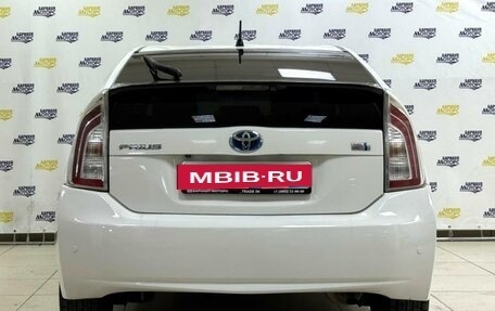 Toyota Prius, 2013 год, 1 083 000 рублей, 6 фотография