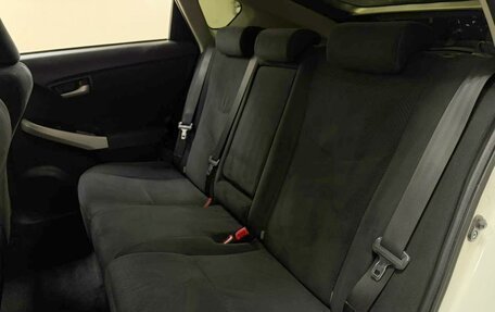 Toyota Prius, 2013 год, 1 083 000 рублей, 18 фотография