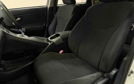 Toyota Prius, 2013 год, 1 083 000 рублей, 21 фотография