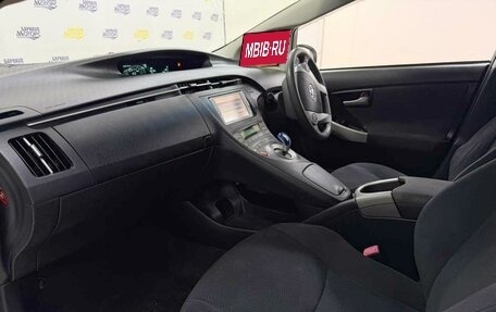 Toyota Prius, 2013 год, 1 083 000 рублей, 23 фотография