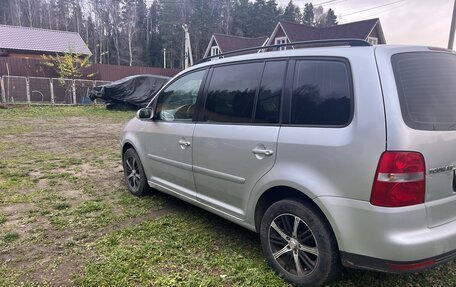 Volkswagen Touran III, 2004 год, 480 000 рублей, 4 фотография