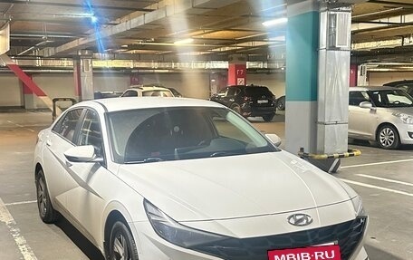 Hyundai Elantra, 2021 год, 2 380 000 рублей, 2 фотография