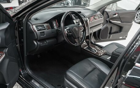 Toyota Camry, 2016 год, 1 649 000 рублей, 10 фотография