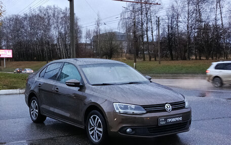 Volkswagen Jetta VI, 2012 год, 990 000 рублей, 3 фотография