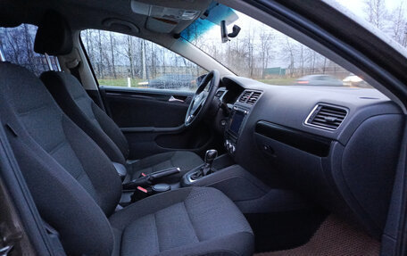 Volkswagen Jetta VI, 2012 год, 990 000 рублей, 11 фотография