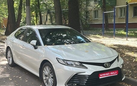 Toyota Camry, 2021 год, 3 700 000 рублей, 1 фотография