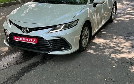 Toyota Camry, 2021 год, 3 700 000 рублей, 5 фотография