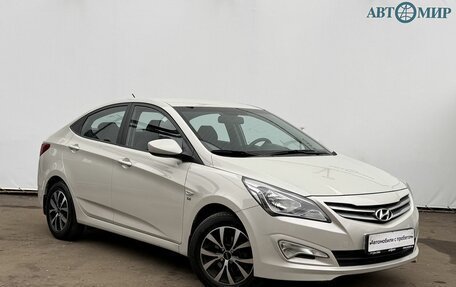 Hyundai Solaris II рестайлинг, 2015 год, 990 000 рублей, 3 фотография