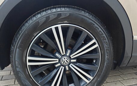 Volkswagen Tiguan II, 2017 год, 2 950 000 рублей, 10 фотография