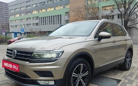 Volkswagen Tiguan II, 2017 год, 2 950 000 рублей, 3 фотография