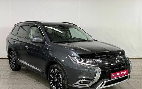 Mitsubishi Outlander III рестайлинг 3, 2022 год, 3 500 000 рублей, 1 фотография