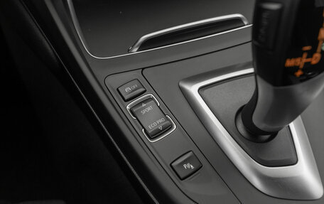 BMW 1 серия, 2019 год, 2 460 000 рублей, 21 фотография