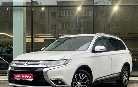 Mitsubishi Outlander III рестайлинг 3, 2016 год, 1 900 000 рублей, 1 фотография