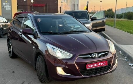 Hyundai Solaris II рестайлинг, 2013 год, 630 000 рублей, 1 фотография