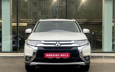 Mitsubishi Outlander III рестайлинг 3, 2016 год, 1 900 000 рублей, 2 фотография
