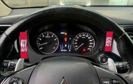 Mitsubishi Outlander III рестайлинг 3, 2016 год, 1 900 000 рублей, 15 фотография