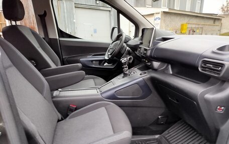 Peugeot Rifter I, 2021 год, 2 232 000 рублей, 22 фотография