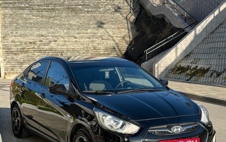 Hyundai Solaris II рестайлинг, 2011 год, 650 000 рублей, 4 фотография