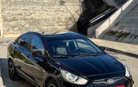 Hyundai Solaris II рестайлинг, 2011 год, 650 000 рублей, 3 фотография