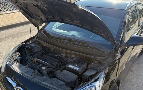 Hyundai Solaris II рестайлинг, 2011 год, 650 000 рублей, 18 фотография