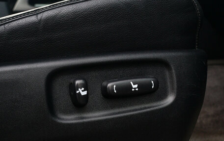 Toyota Land Cruiser 200, 2012 год, 2 565 000 рублей, 10 фотография