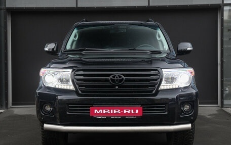 Toyota Land Cruiser 200, 2012 год, 2 565 000 рублей, 2 фотография