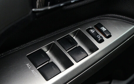 Toyota Land Cruiser 200, 2012 год, 2 565 000 рублей, 20 фотография