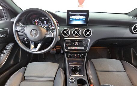 Mercedes-Benz A-Класс, 2018 год, 1 846 000 рублей, 7 фотография