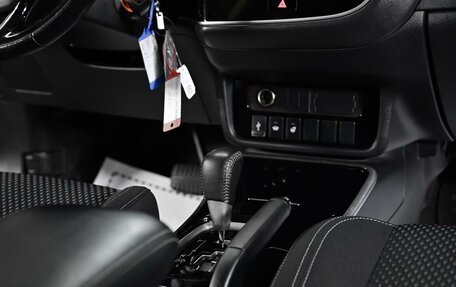 Mitsubishi Outlander III рестайлинг 3, 2021 год, 1 799 000 рублей, 10 фотография