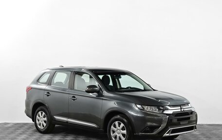 Mitsubishi Outlander III рестайлинг 3, 2021 год, 1 799 000 рублей, 2 фотография
